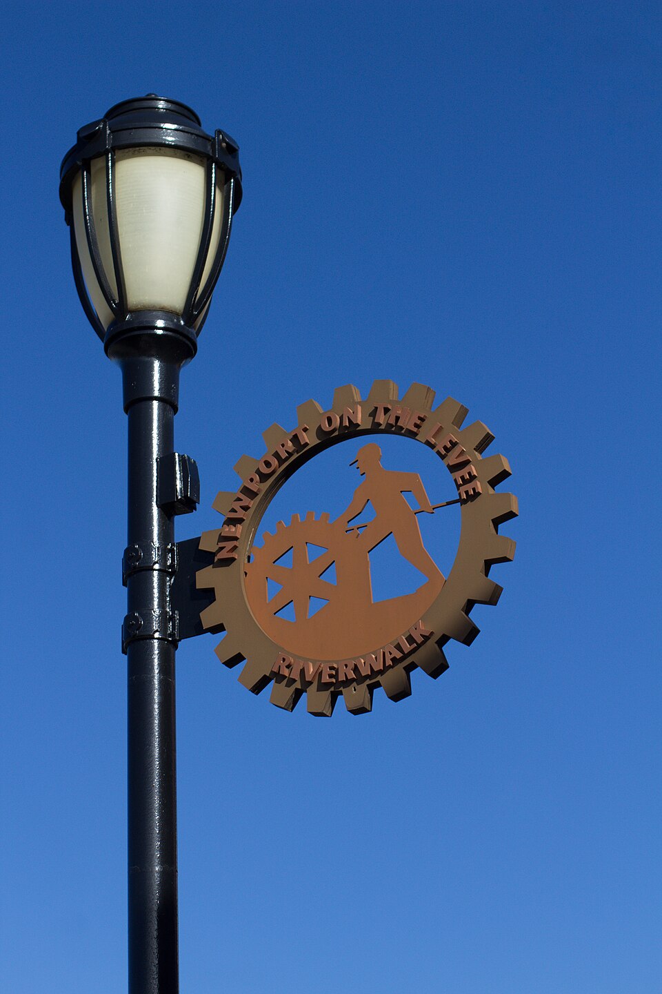 Newport on the Levee lamppost, January 2019.jpg